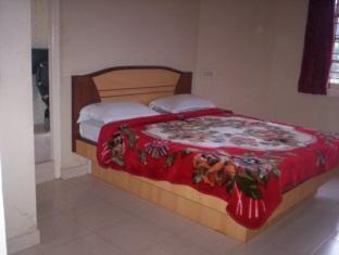Rn Holidays Hotel Ооти Екстериор снимка